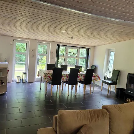 Lovely With And Hot Tub Outside Tatil Evi Hals