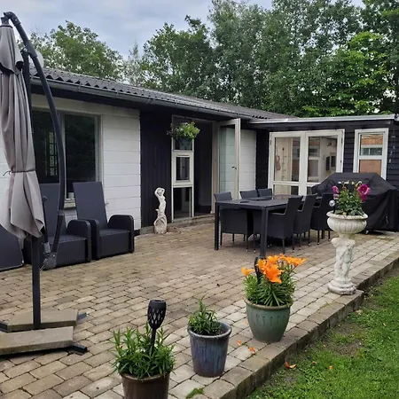 Lovely With And Hot Tub Outside *
