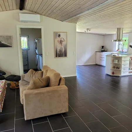 Vakantiehuis Prachtig Vrij Zomerhuis Met En Wildernisbad *