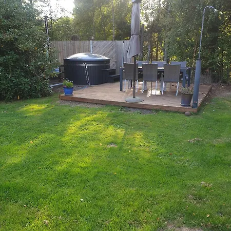 Prachtig Vrij Zomerhuis Met En Wildernisbad * Hals